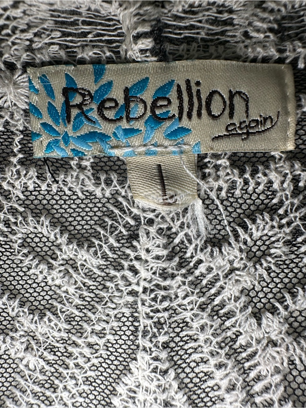Black & White Embroidered Swim Cover-Up Kimono - Picture 3 of 9